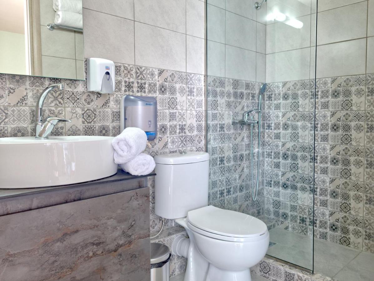 Epipleon Luxury Suites -102- Δωμάτιο 45Τμ Με Βεράντα 35Τμ Μπροστά Στη Θάλασσα Nafpaktos Luaran gambar